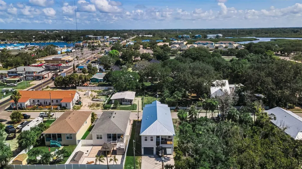 158 E Spruce Street Tarpon Springs FL 34689