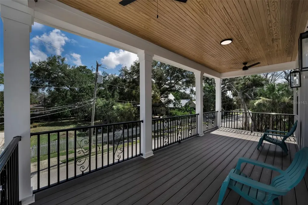 158 E Spruce Street Tarpon Springs FL 34689