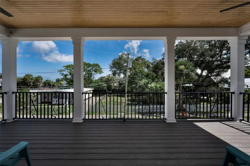 158 E Spruce Street Tarpon Springs FL 34689