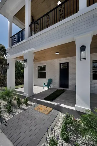 158 E Spruce Street Tarpon Springs FL 34689