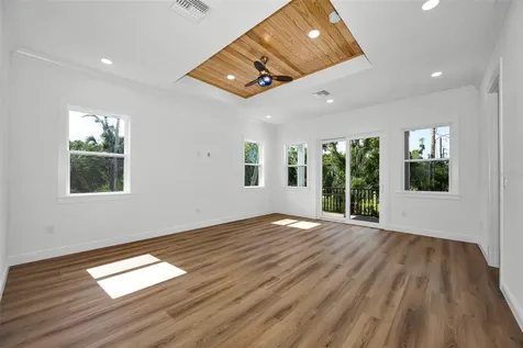 158 E Spruce Street Tarpon Springs FL 34689