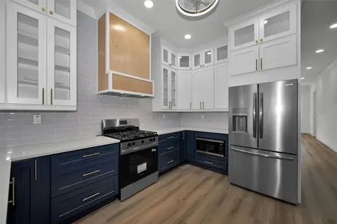 158 E Spruce Street Tarpon Springs FL 34689