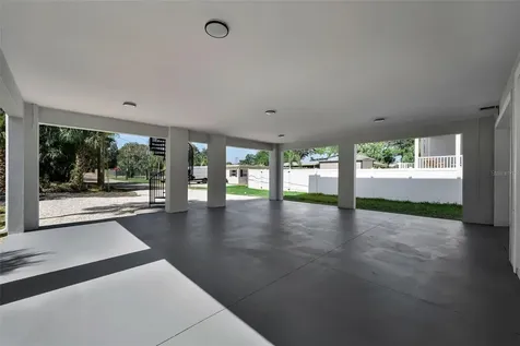 158 E Spruce Street Tarpon Springs FL 34689