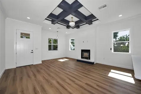 158 E Spruce Street Tarpon Springs FL 34689