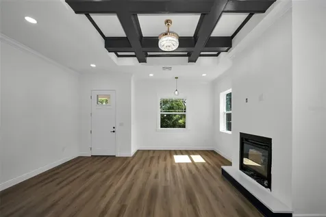 158 E Spruce Street Tarpon Springs FL 34689