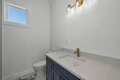 158 E Spruce Street Tarpon Springs FL 34689