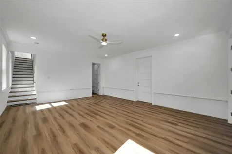 158 E Spruce Street Tarpon Springs FL 34689