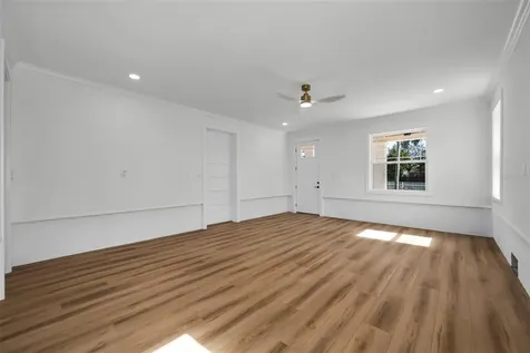 158 E Spruce Street Tarpon Springs FL 34689
