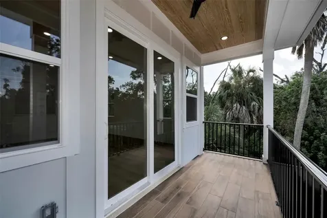 158 E Spruce Street Tarpon Springs FL 34689
