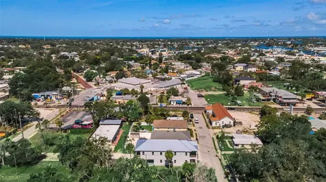 158 E Spruce Street Tarpon Springs FL 34689