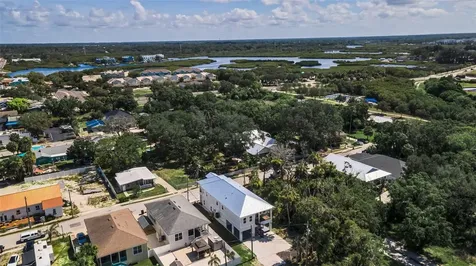 158 E Spruce Street Tarpon Springs FL 34689