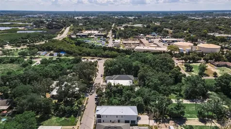 158 E Spruce Street Tarpon Springs FL 34689