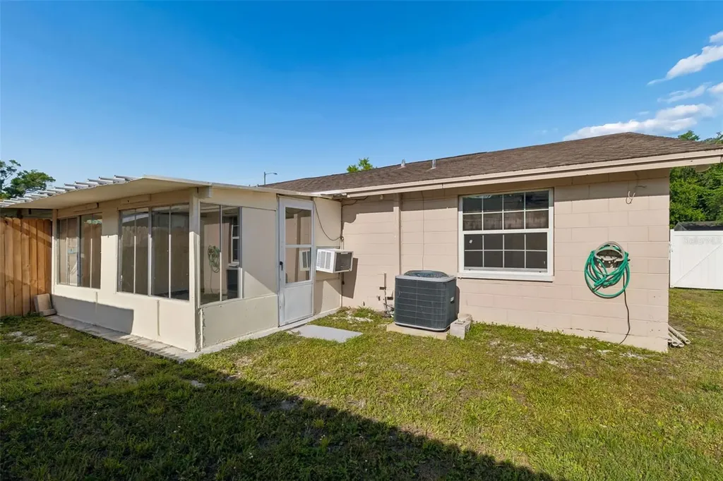 8804 Briar Hollow Court Tampa FL 33634