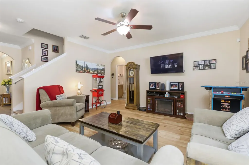 831 Oak Hollow Loop Deland FL 32724