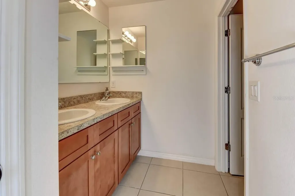 831 Oak Hollow Loop Deland FL 32724