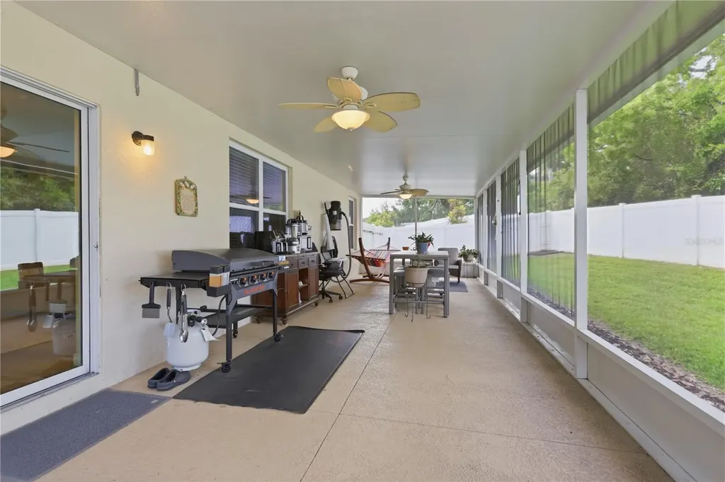 831 Oak Hollow Loop Deland FL 32724