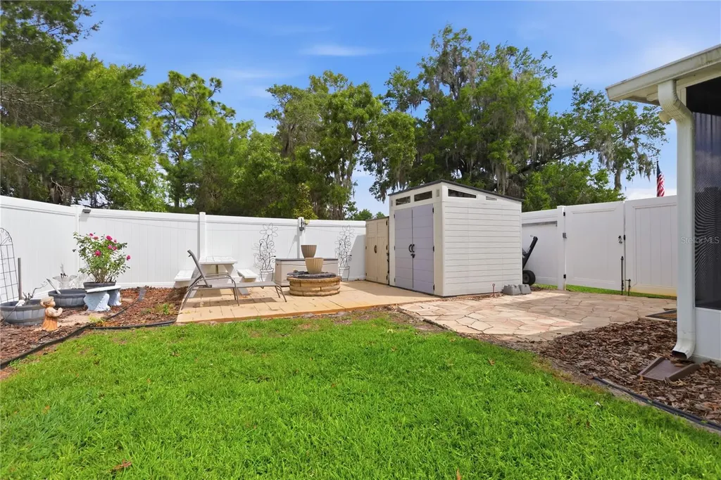 831 Oak Hollow Loop Deland FL 32724