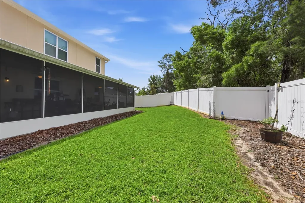 831 Oak Hollow Loop Deland FL 32724