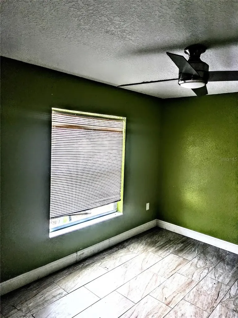 1916 10th Street S St Petersburg FL 33705