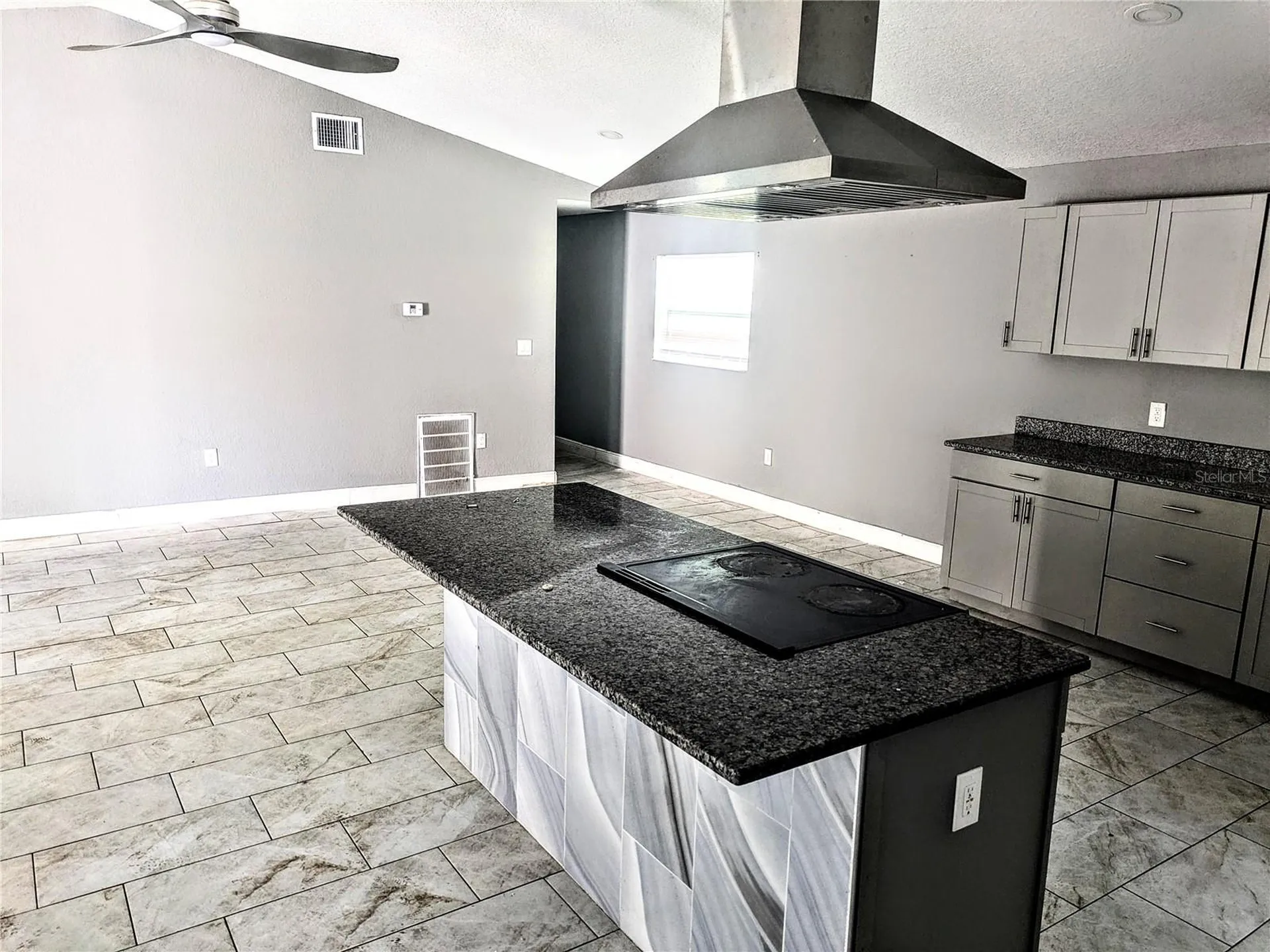 1916 10th Street S St Petersburg FL 33705