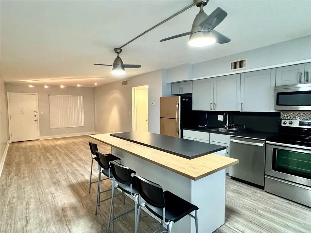 825 N Primrose Drive Orlando FL 32803