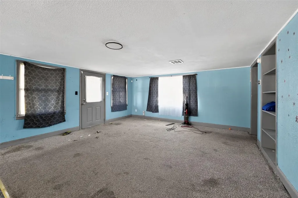 108 Earl Avenue Auburndale FL 33823