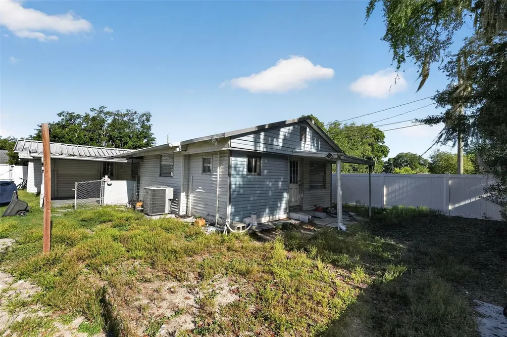 108 Earl Avenue Auburndale FL 33823