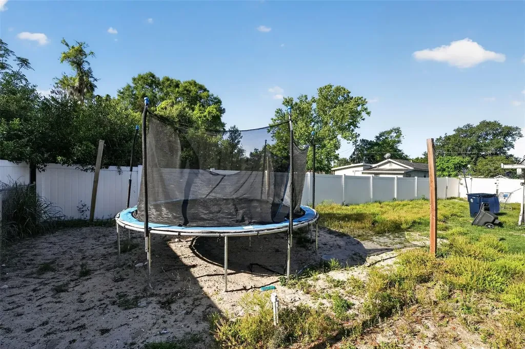 108 Earl Avenue Auburndale FL 33823