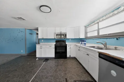 108 Earl Avenue Auburndale FL 33823