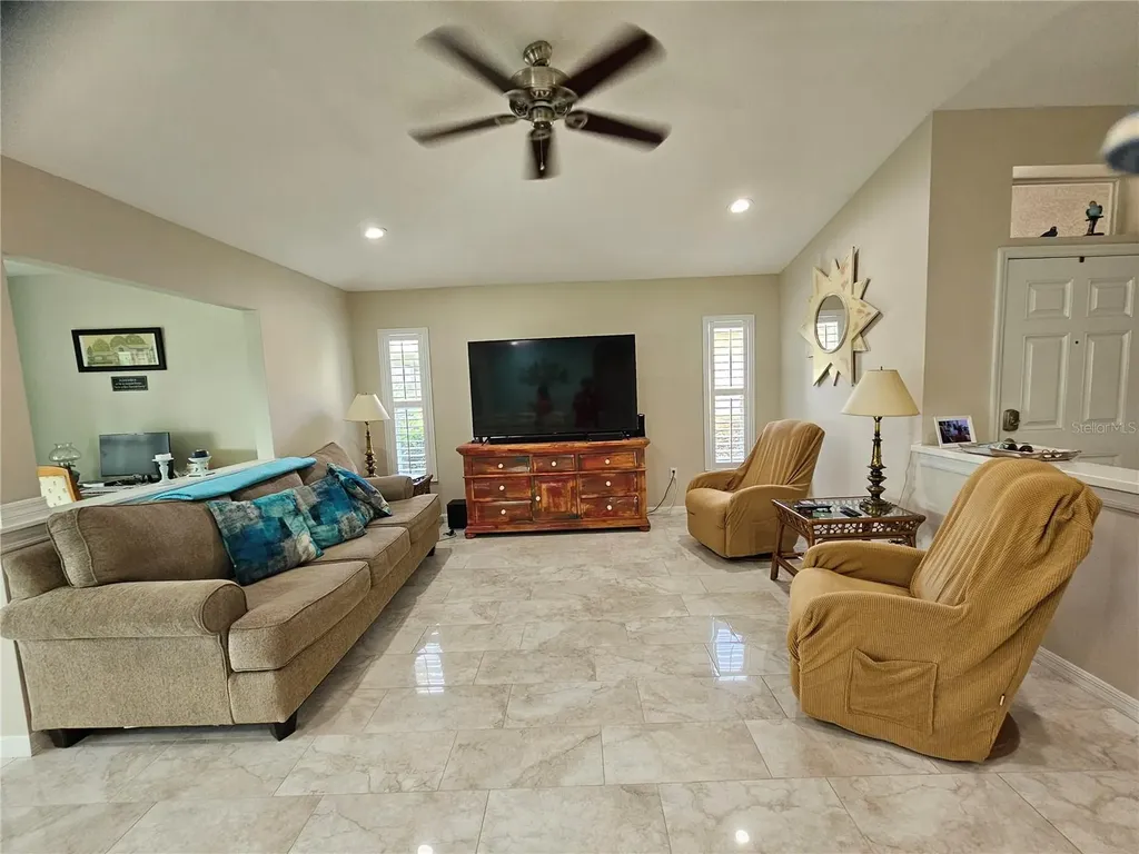 2038 Grantham Greens Drive Sun City Center FL 33573