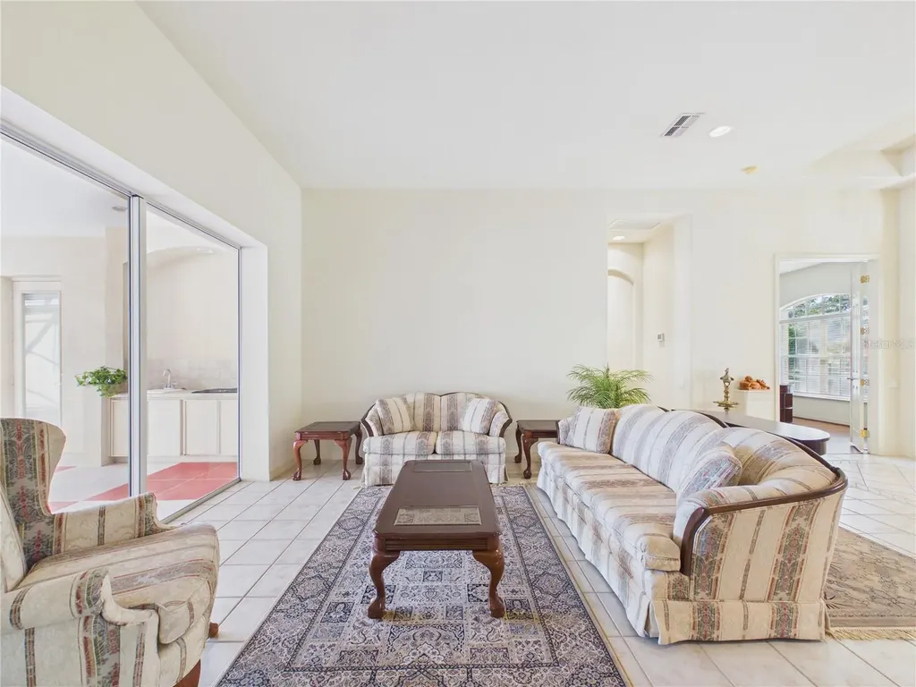 10207 Estuary Drive Tampa FL 33647