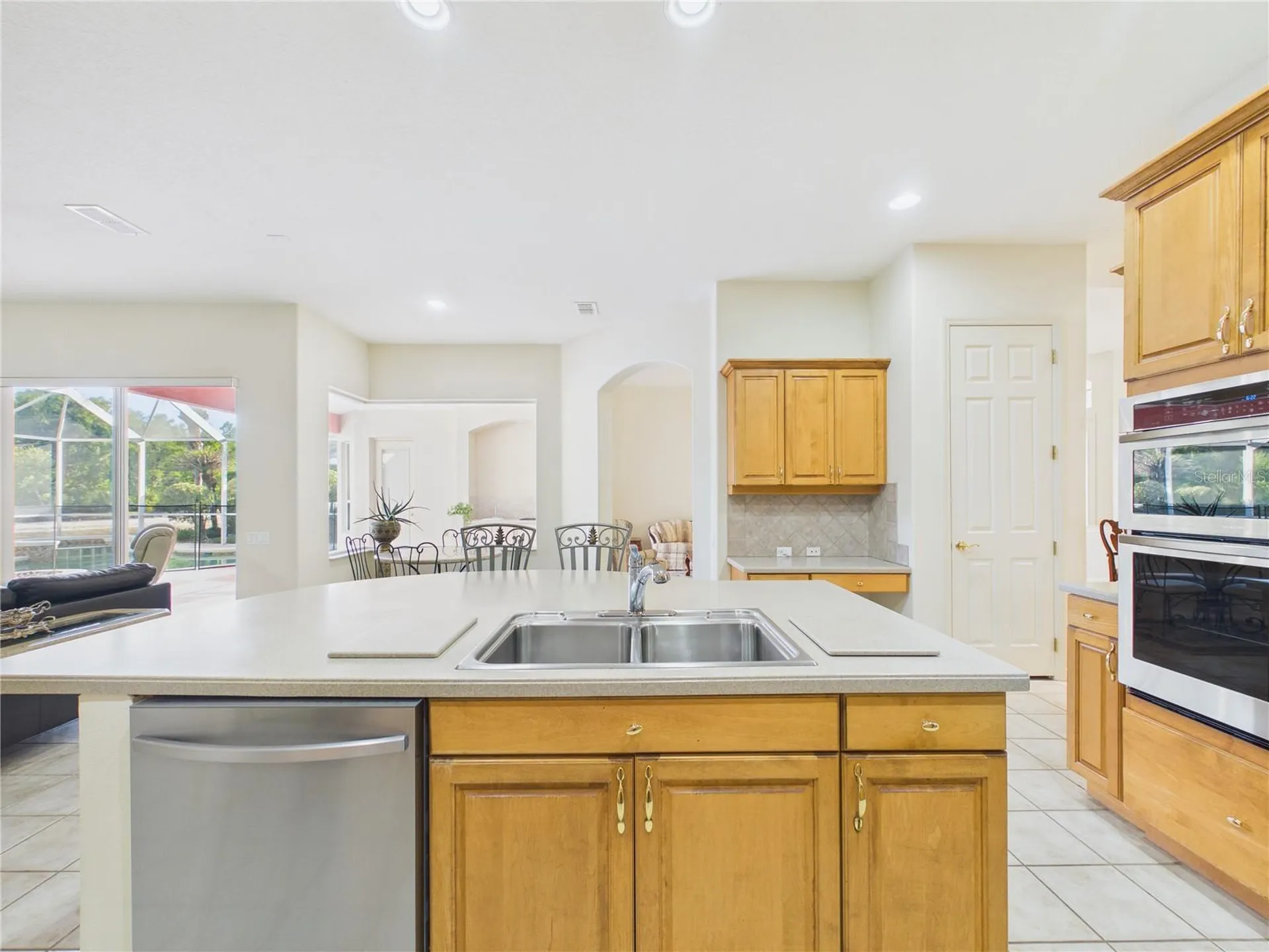 10207 Estuary Drive Tampa FL 33647