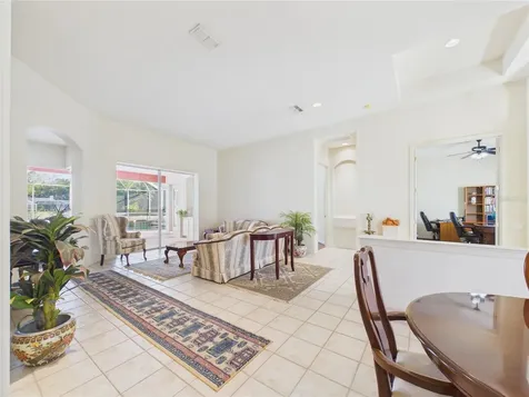 10207 Estuary Drive Tampa FL 33647