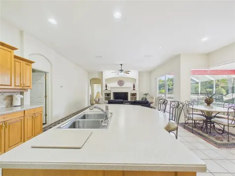 10207 Estuary Drive Tampa FL 33647