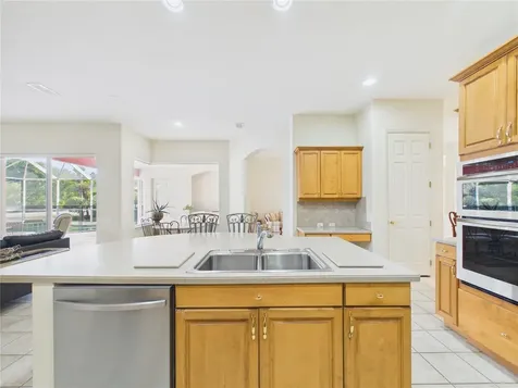 10207 Estuary Drive Tampa FL 33647
