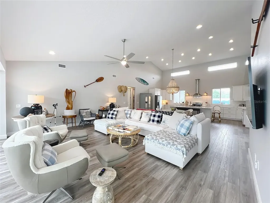 10220 & 10224 Bay Lake Road Groveland FL 34736