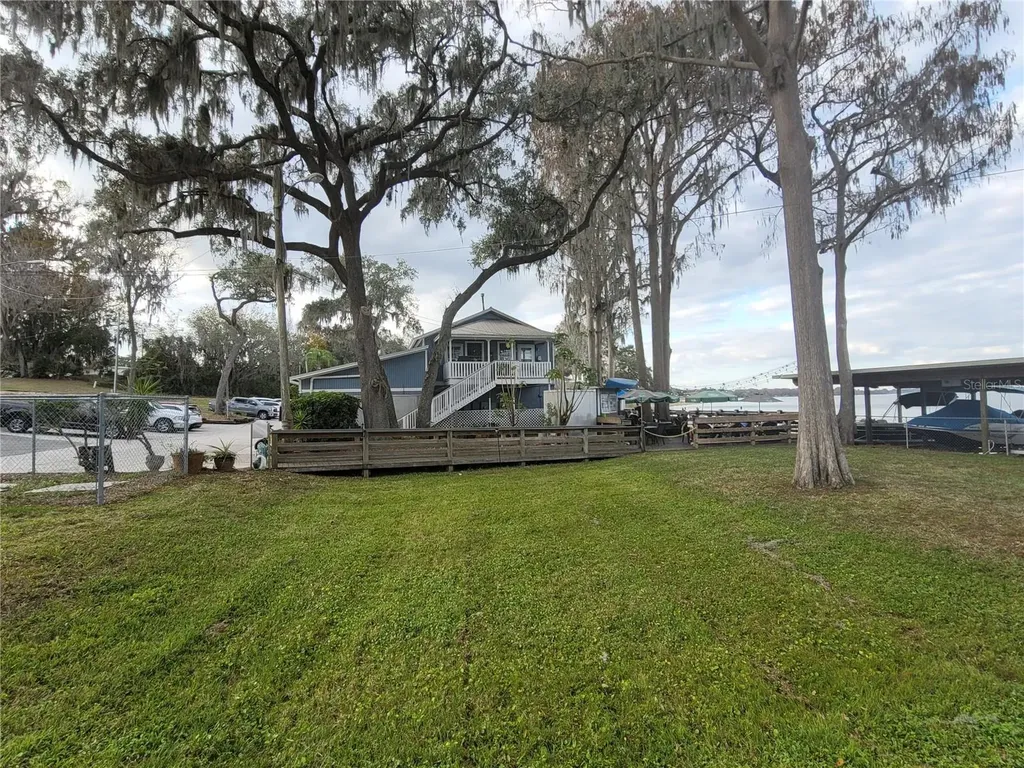 704 S Lakeshore Boulevard Howey In The Hills FL 34737
