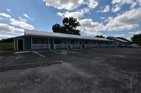 704 S Lakeshore Boulevard Howey In The Hills FL 34737