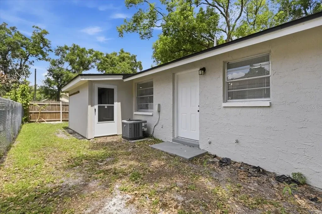 1723 E Idell Street Tampa FL 33604