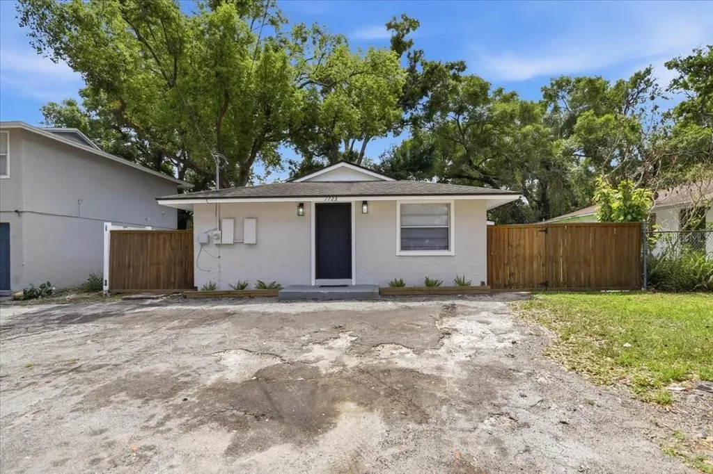 1723 E Idell Street Tampa FL 33604