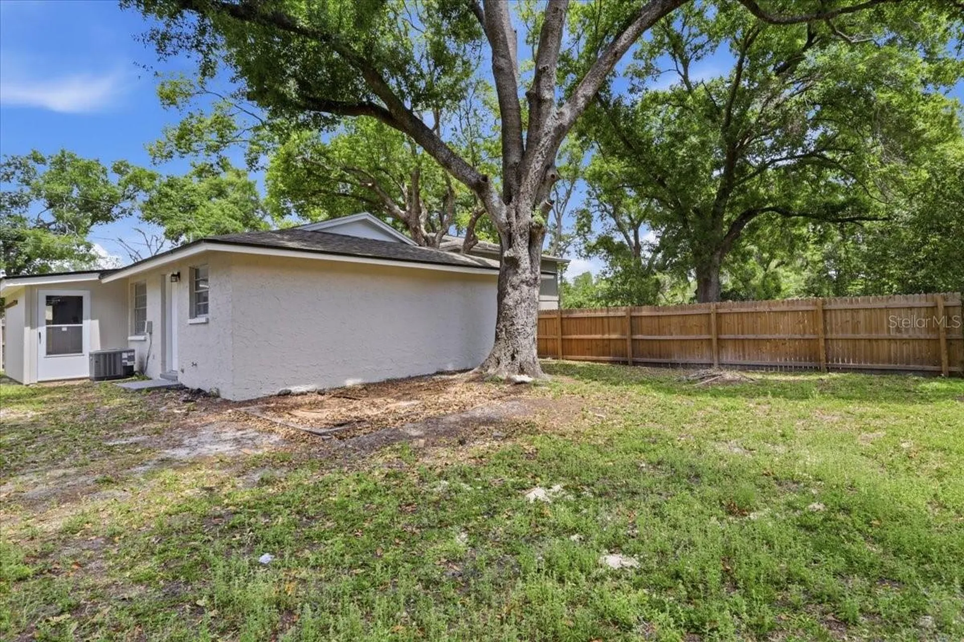 1723 E Idell Street Tampa FL 33604