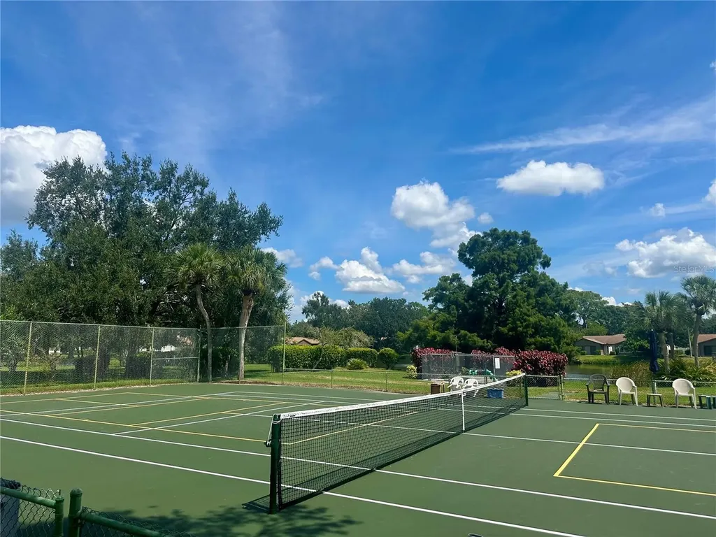 374 Oak Hill Drive Sarasota FL 34232