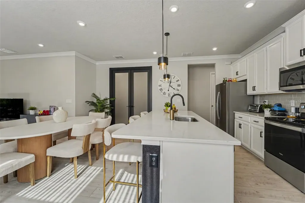 5975 Timberdale Avenue Wesley Chapel FL 33545