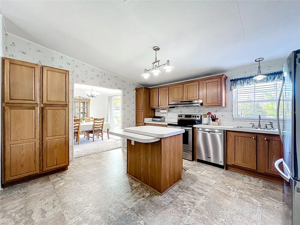 9040 Mercury Drive St Cloud FL 34773