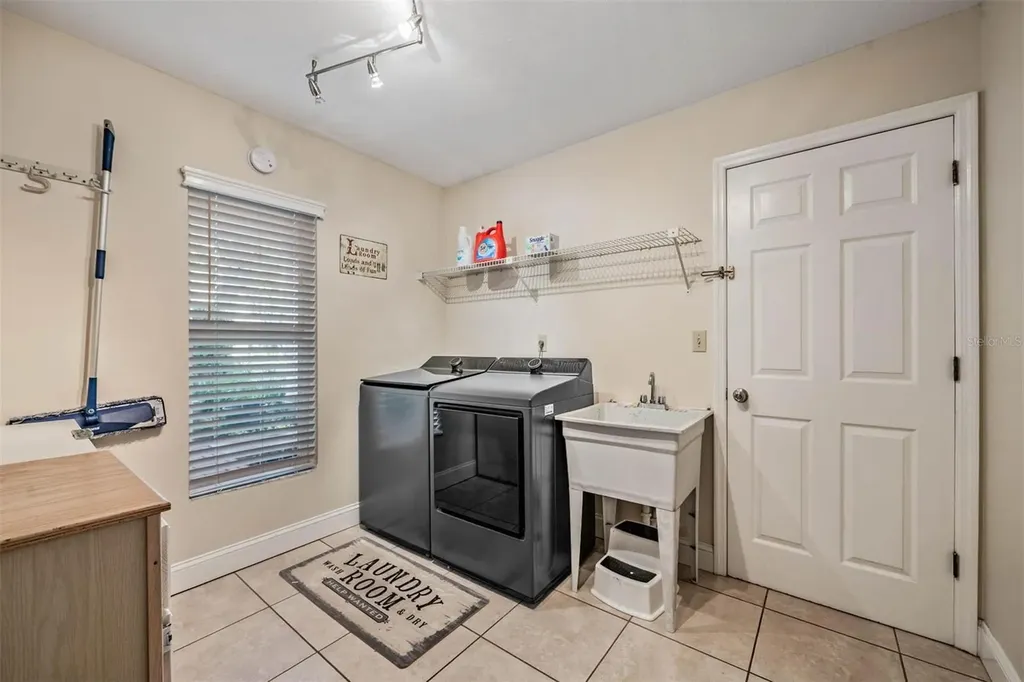2542 Mason Oaks Drive Valrico FL 33596