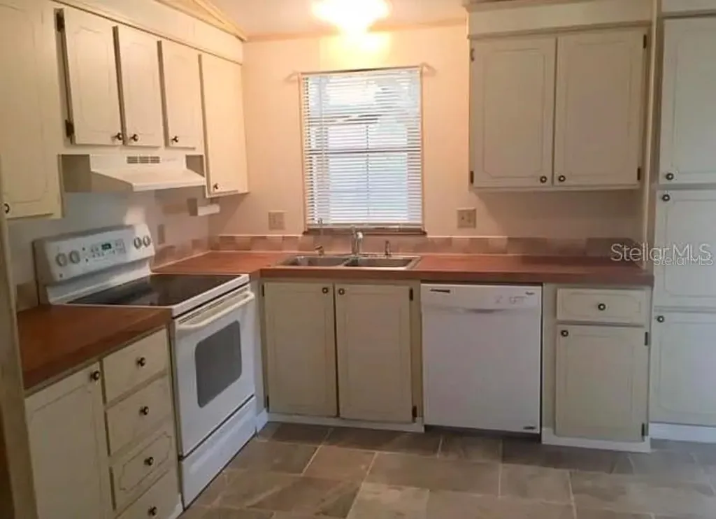 2738 Cranmoor Drive Kissimmee FL 34758