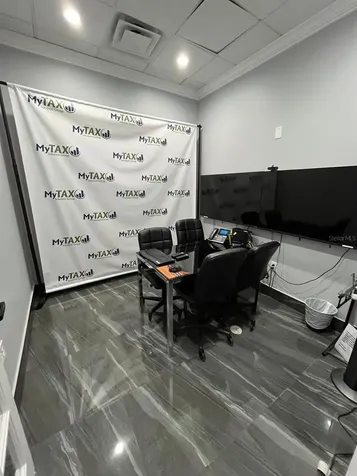 7901 Kingspointe Parkway Orlando FL 32819