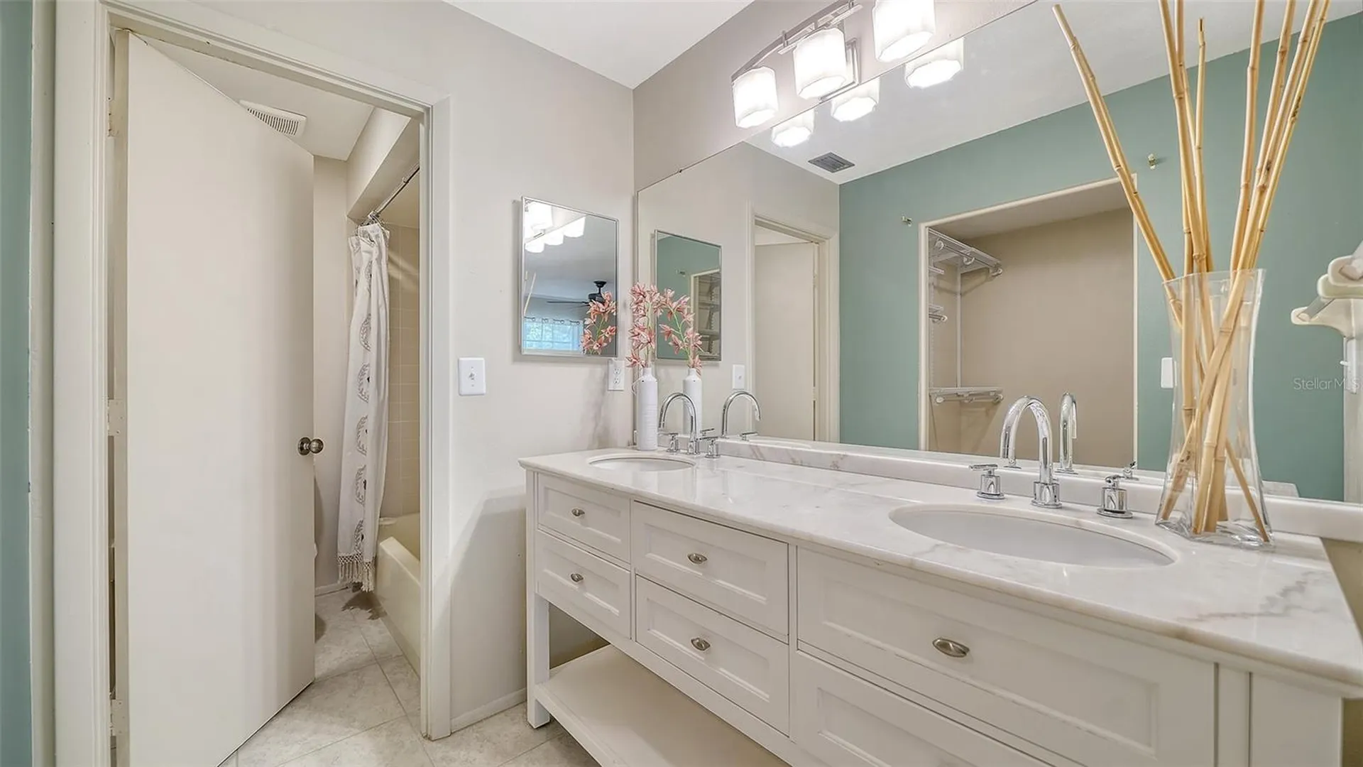 5056 Barrington Circle Sarasota FL 34234