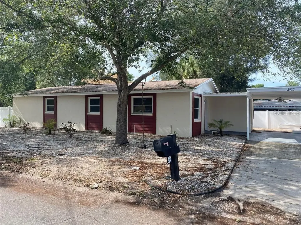 2925 W Tyson Avenue Tampa FL 33611