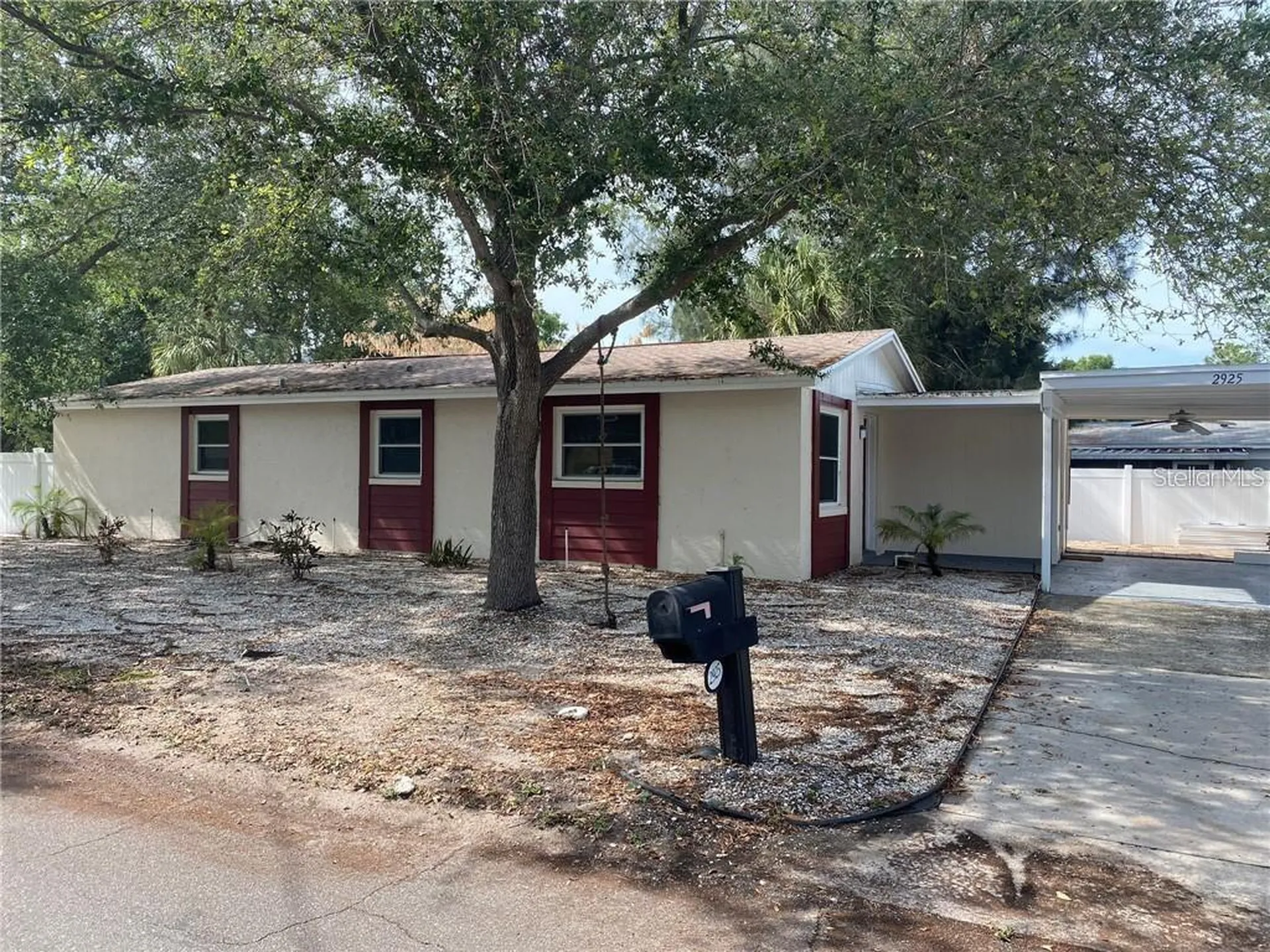 2925 W Tyson Avenue Tampa FL 33611